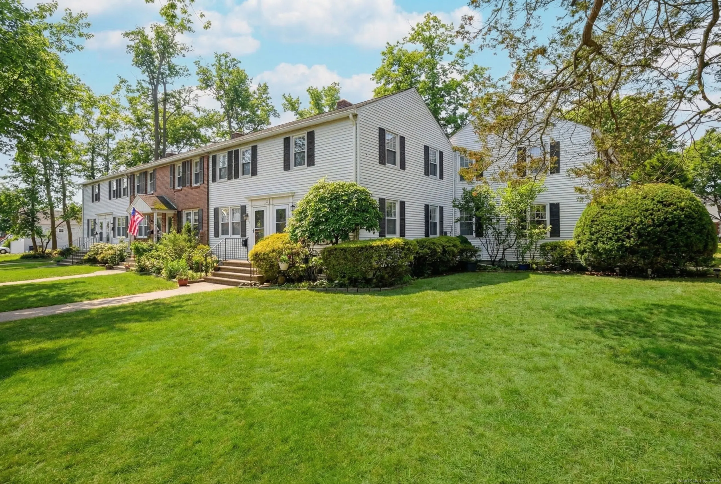 114 Sylvan Knoll Road, Stamford