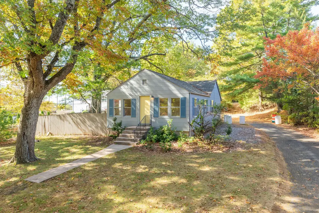 1384 West Street, Southington