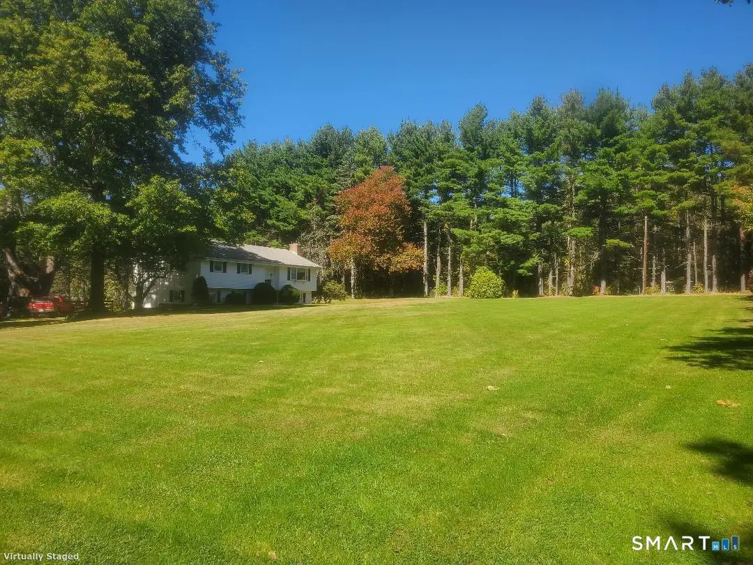 385 Cotton Hill Road, New Hartford