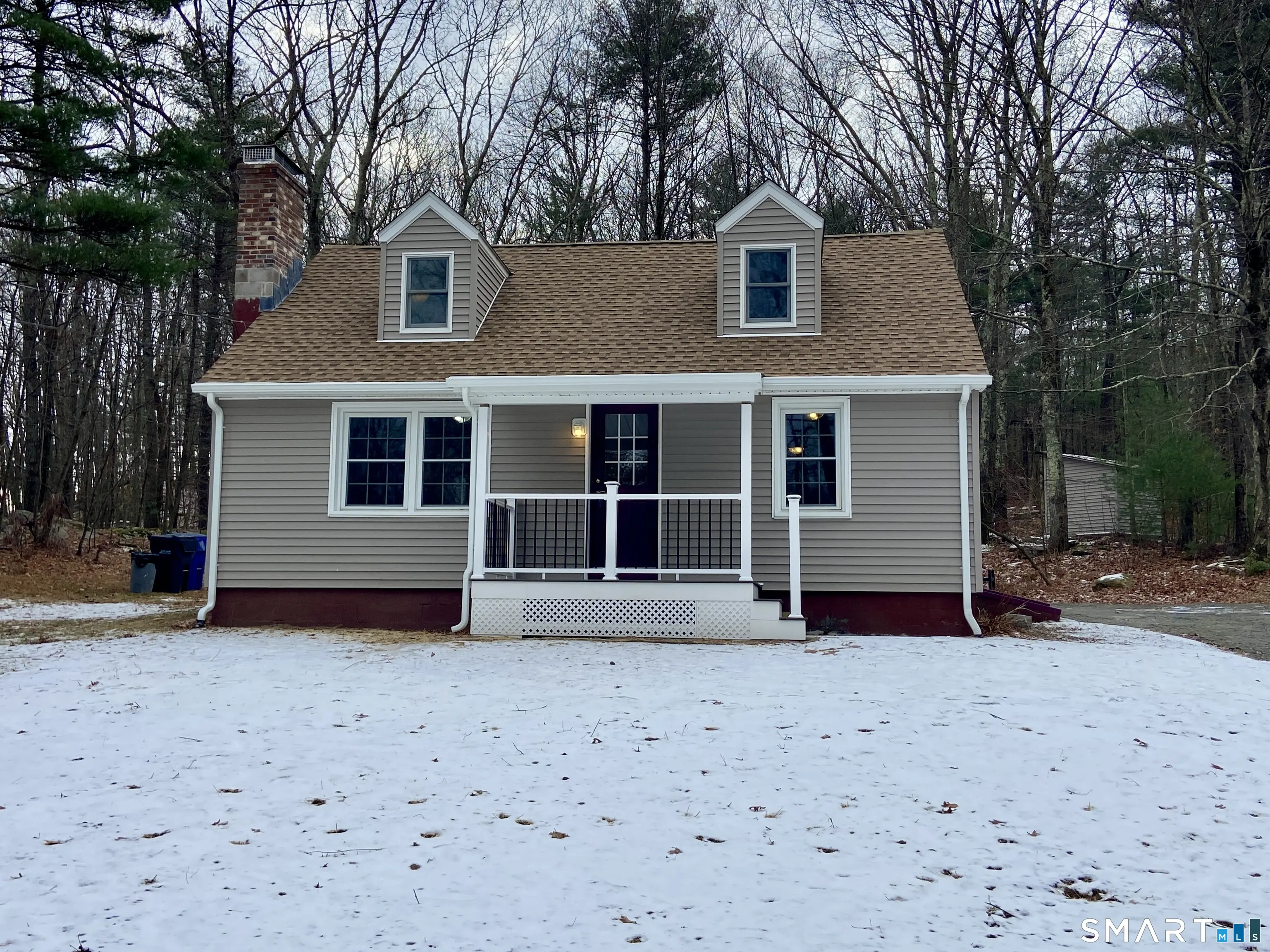 8 South Road, Ellington