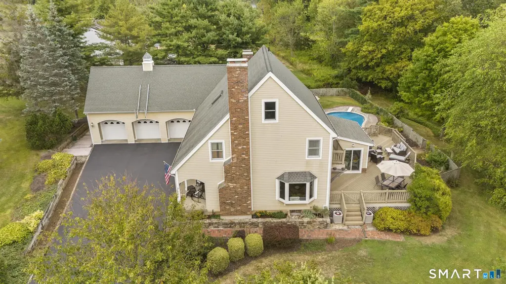 30 Cherry Ridge Road, Middlefield