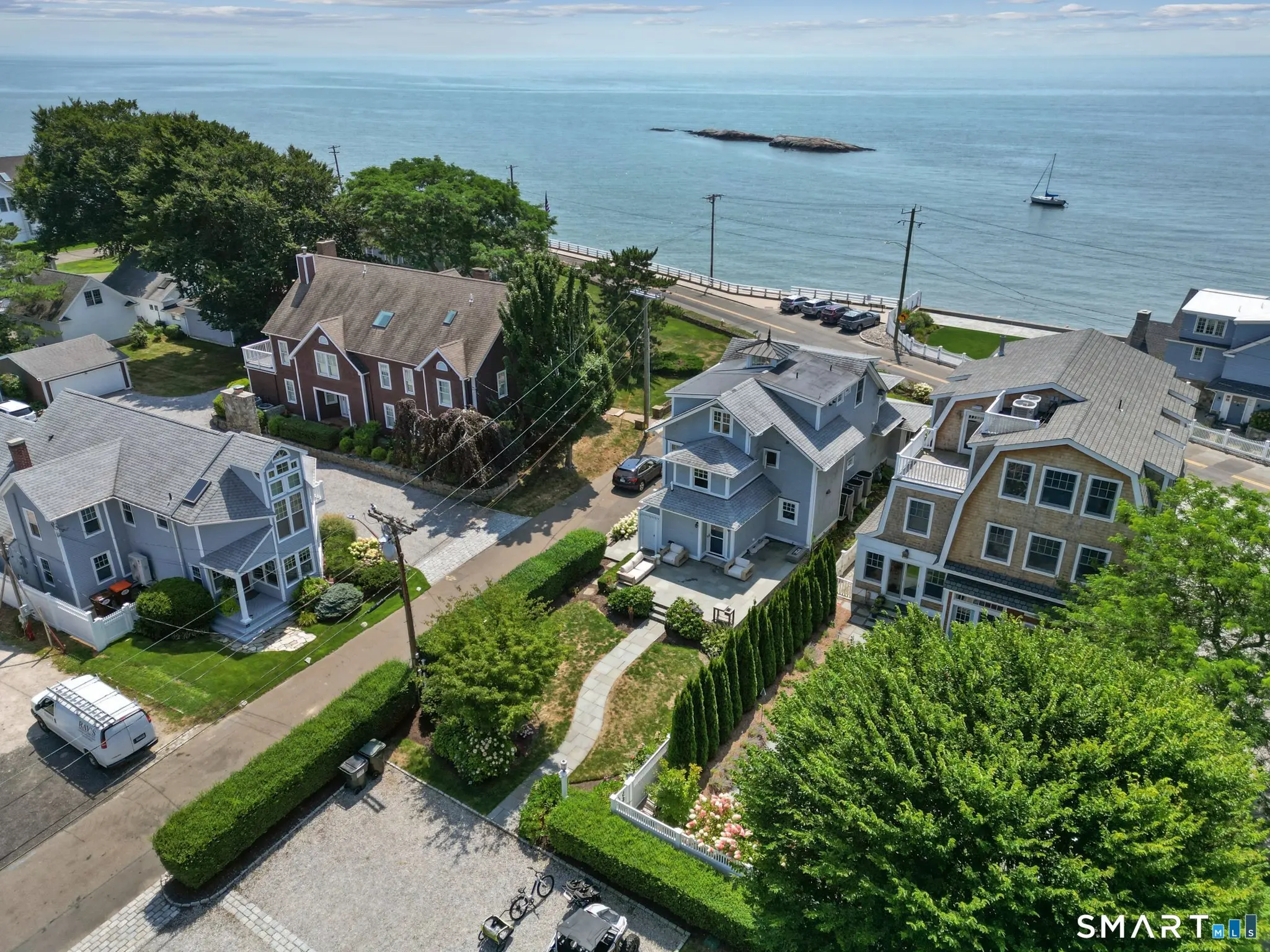19 Middle Beach Road, Madison