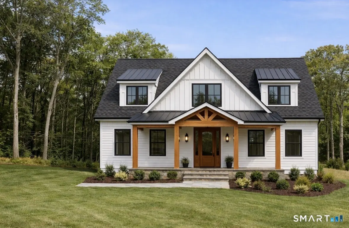 13 Meadow Street, New Hartford