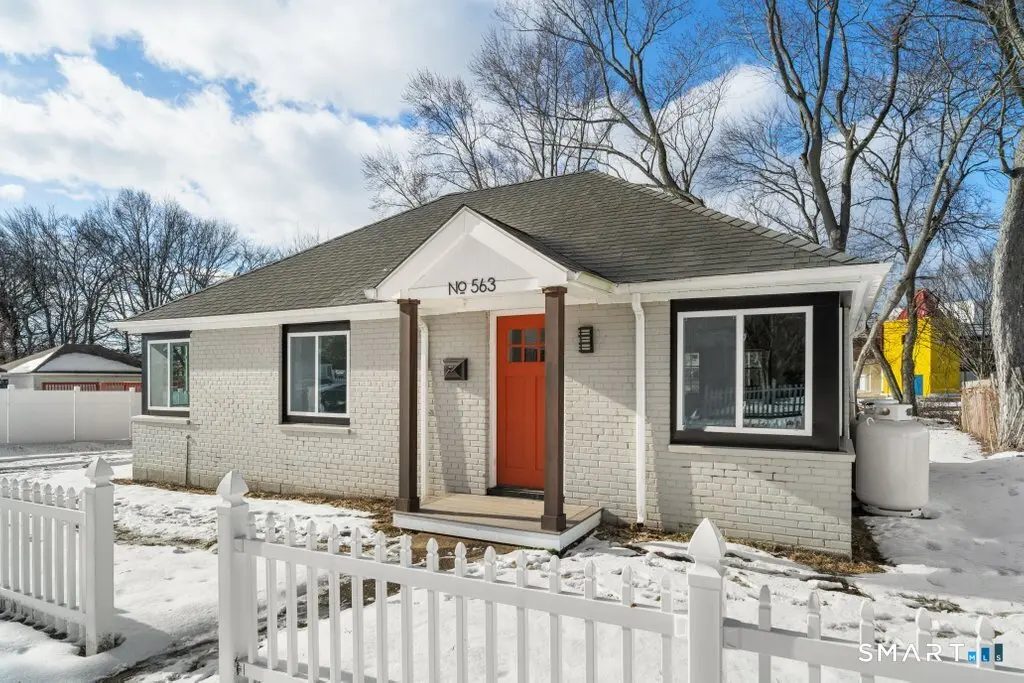 563 Pearl Harbor Street, Bridgeport