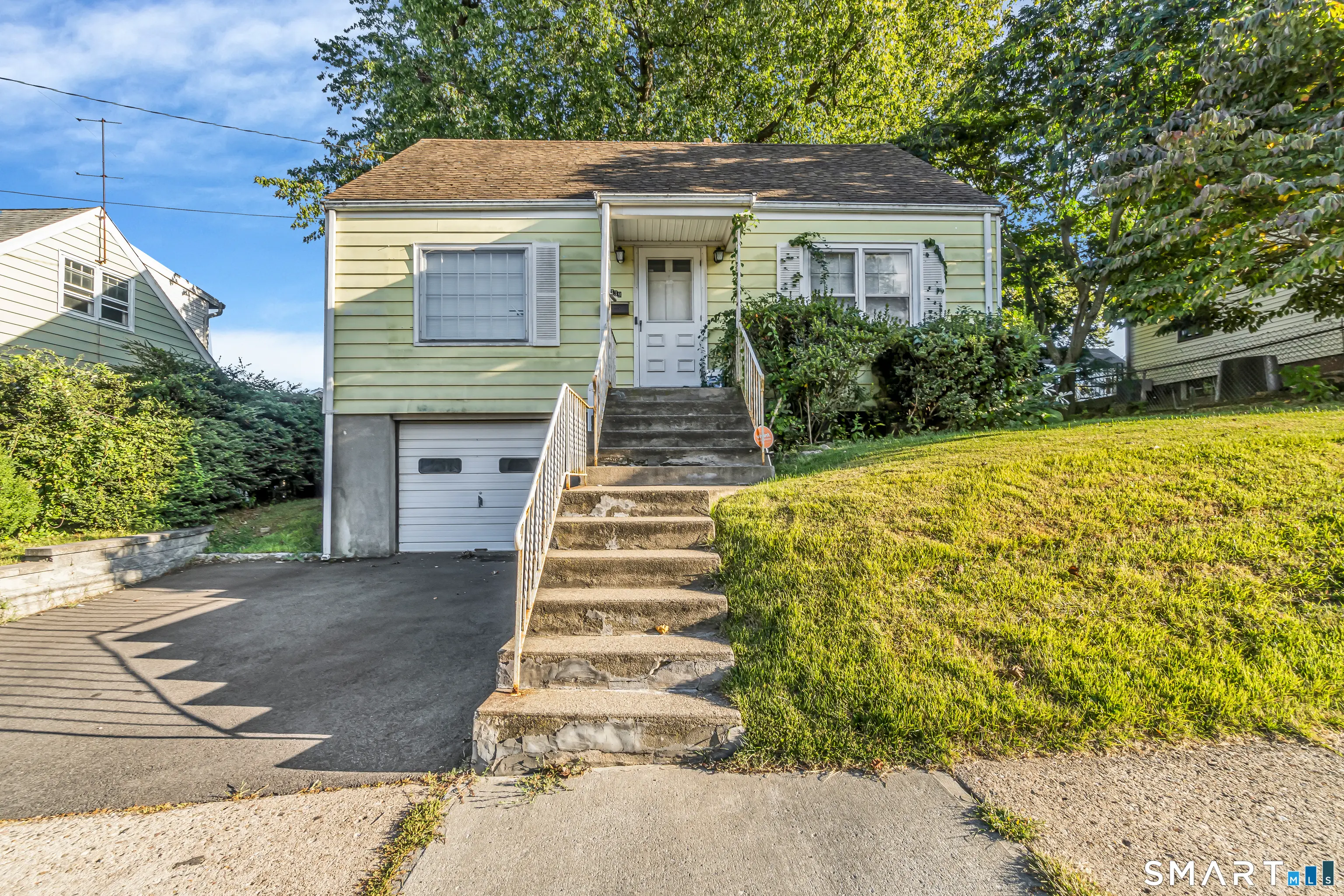 339 Goldenrod Avenue, Bridgeport