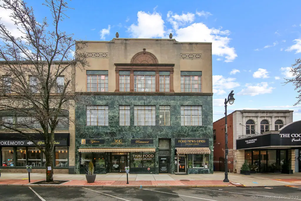 360 Main Street 3-b, Middletown