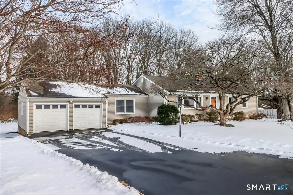 43 Woodmere Drive, Trumbull