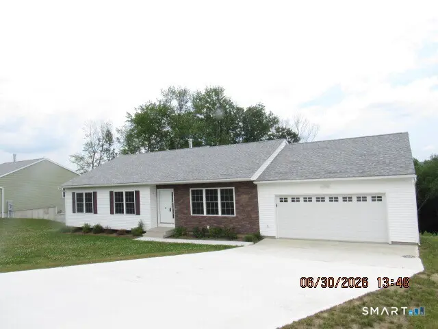 43 Warm Earth Road, Naugatuck
