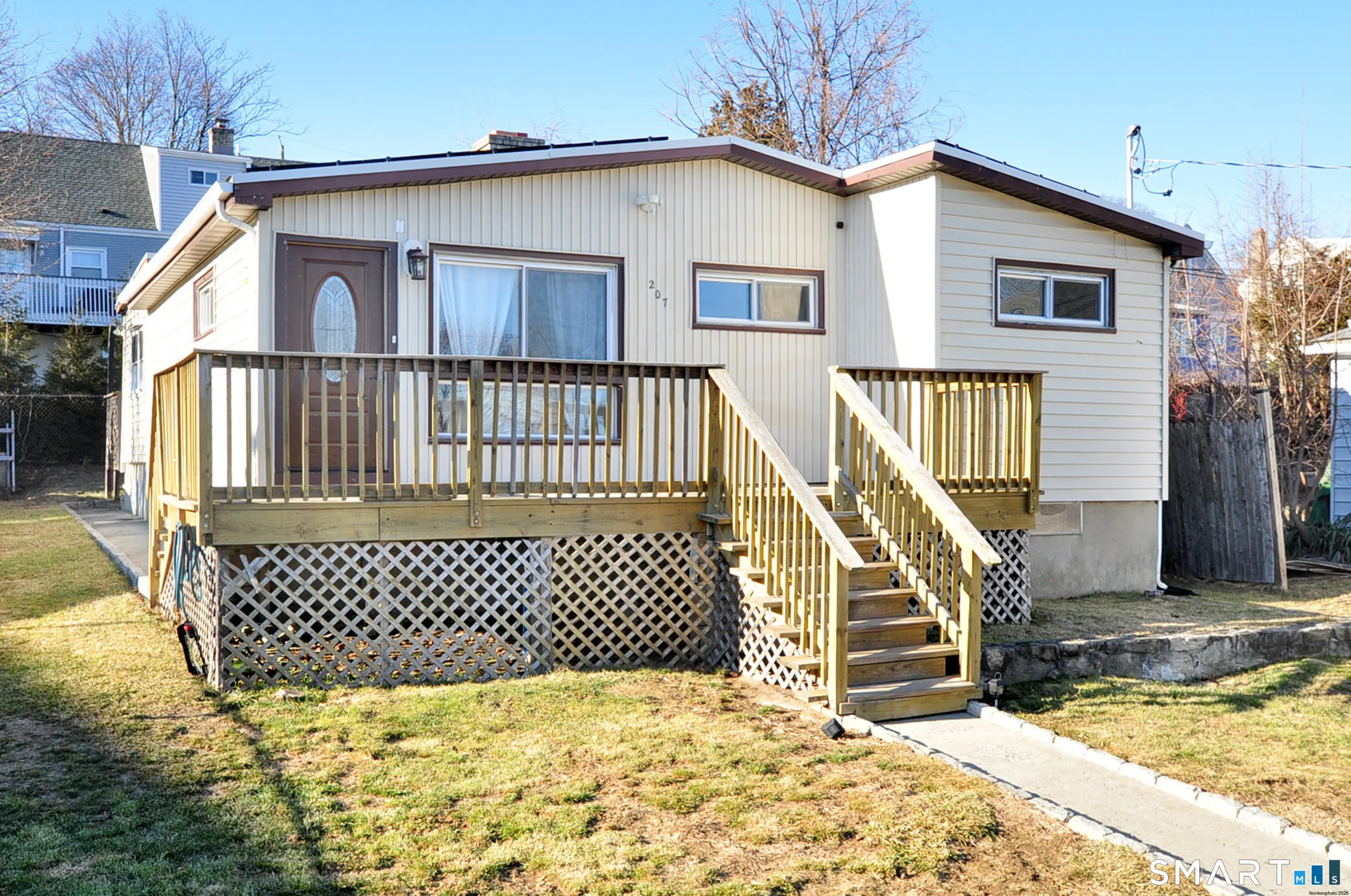 207 Hillcrest Road, Bridgeport