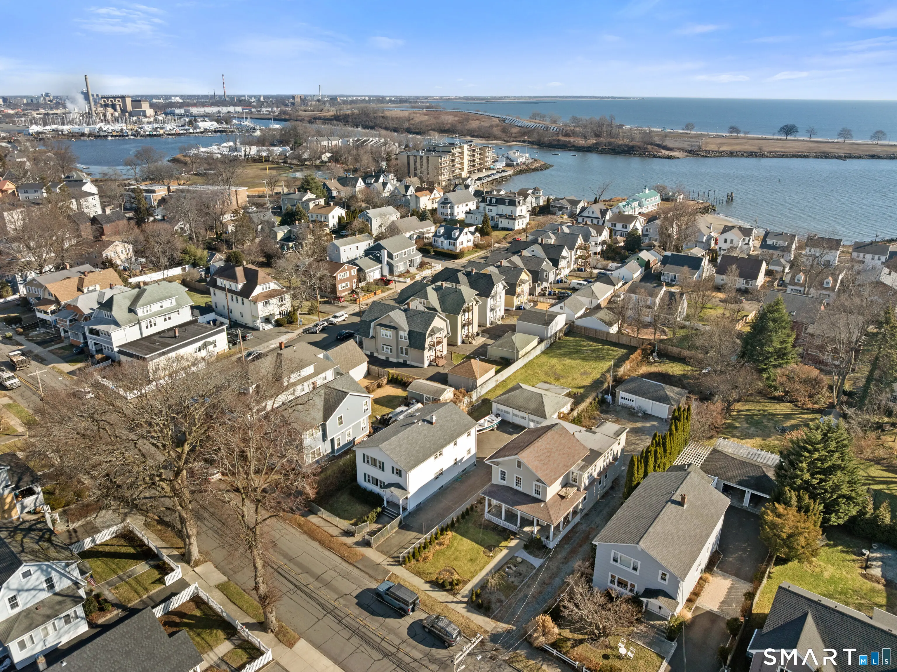 318 Grovers Avenue, Bridgeport