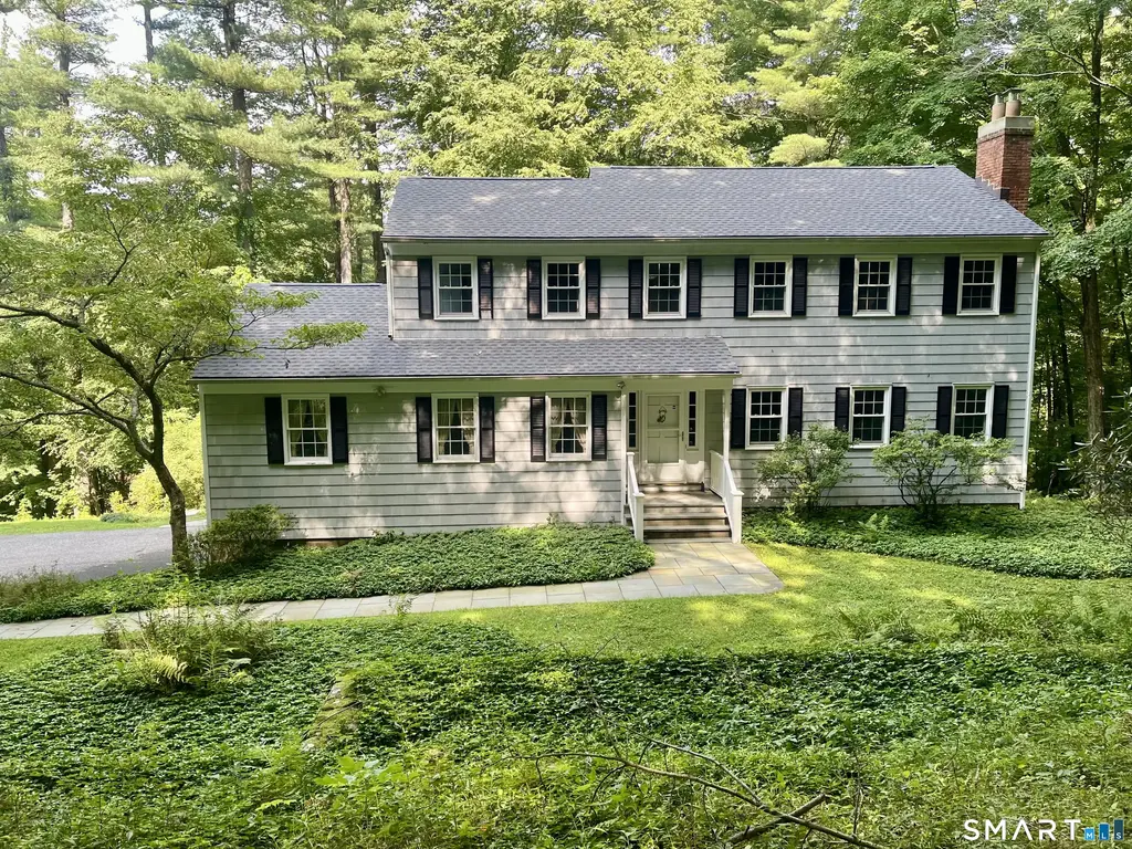 268 Umpawaug Road, Redding