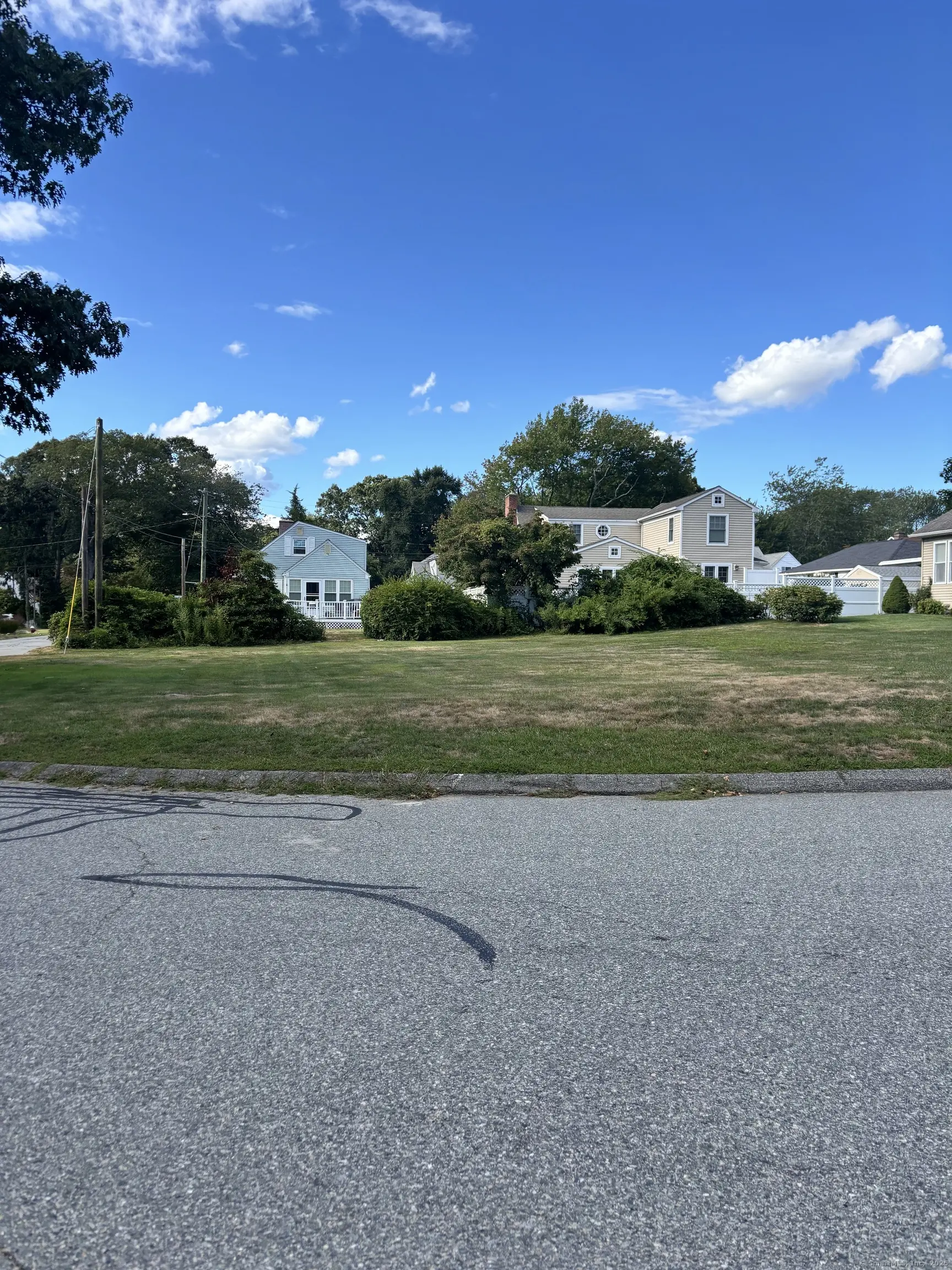 61 Whitecap Road, East Lyme