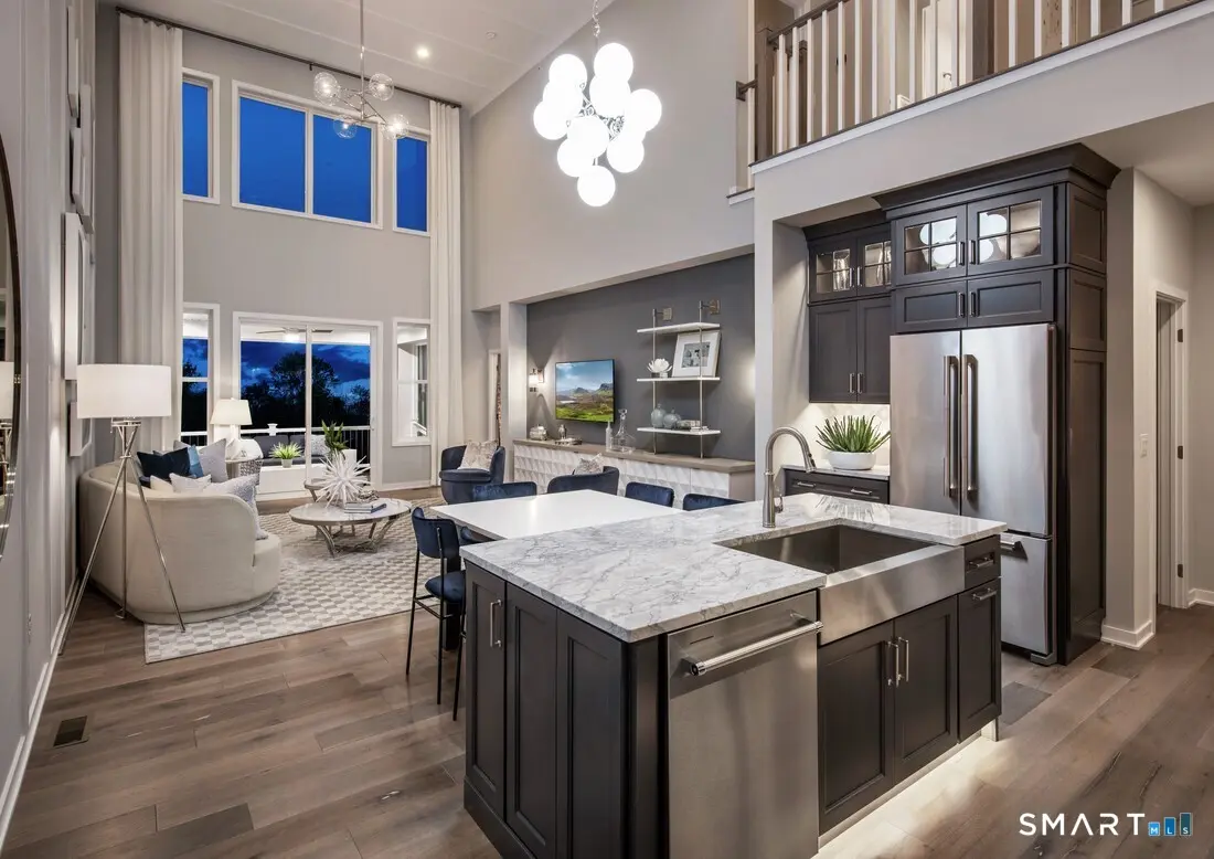 3 Edgewood Way 26, Woodbridge