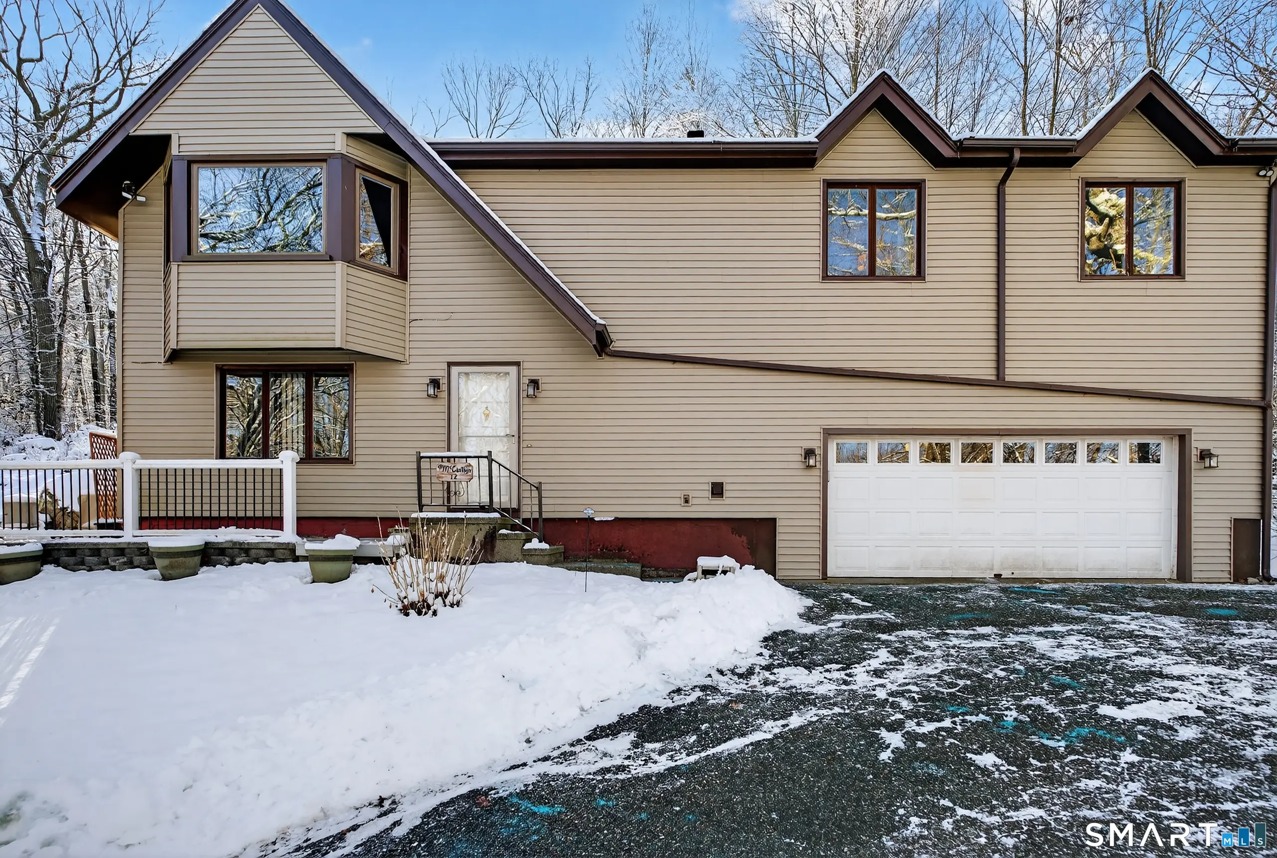 12 Stonybrook Road, Ledyard