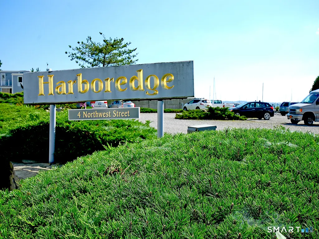 4 Nw Street B-12, Stonington