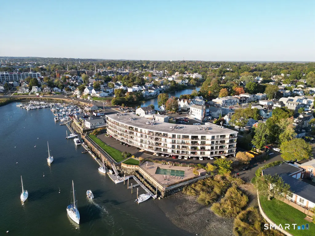 100 Seaview Avenue 2j, Norwalk