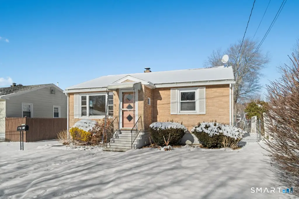 71 Welland Avenue, Waterbury