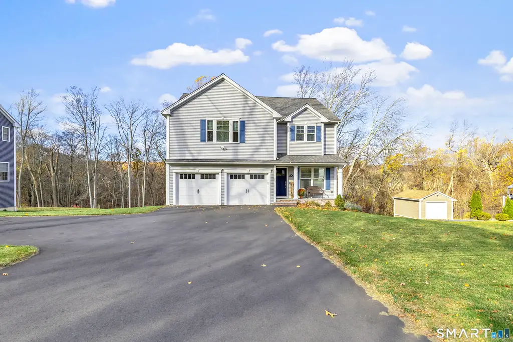 10 Woods View Lane, Shelton