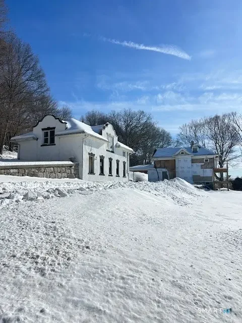 435 Military Highway, Groton