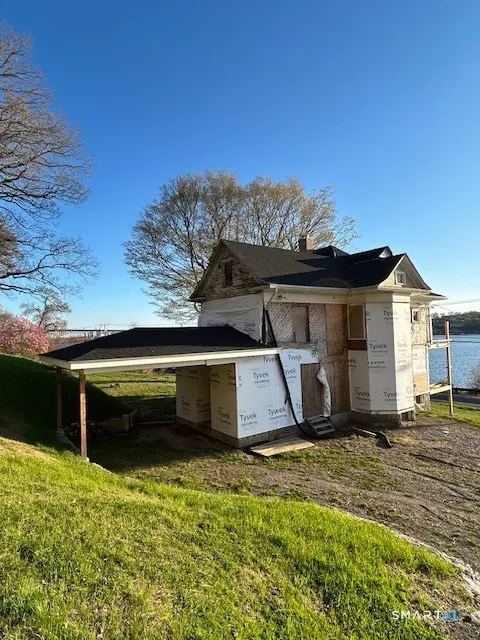 435 Military Highway, Groton