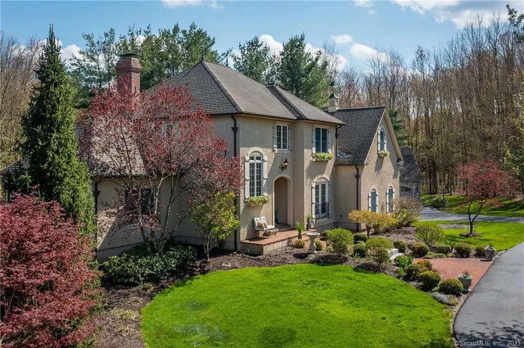 56 Brittany Lane, Somers