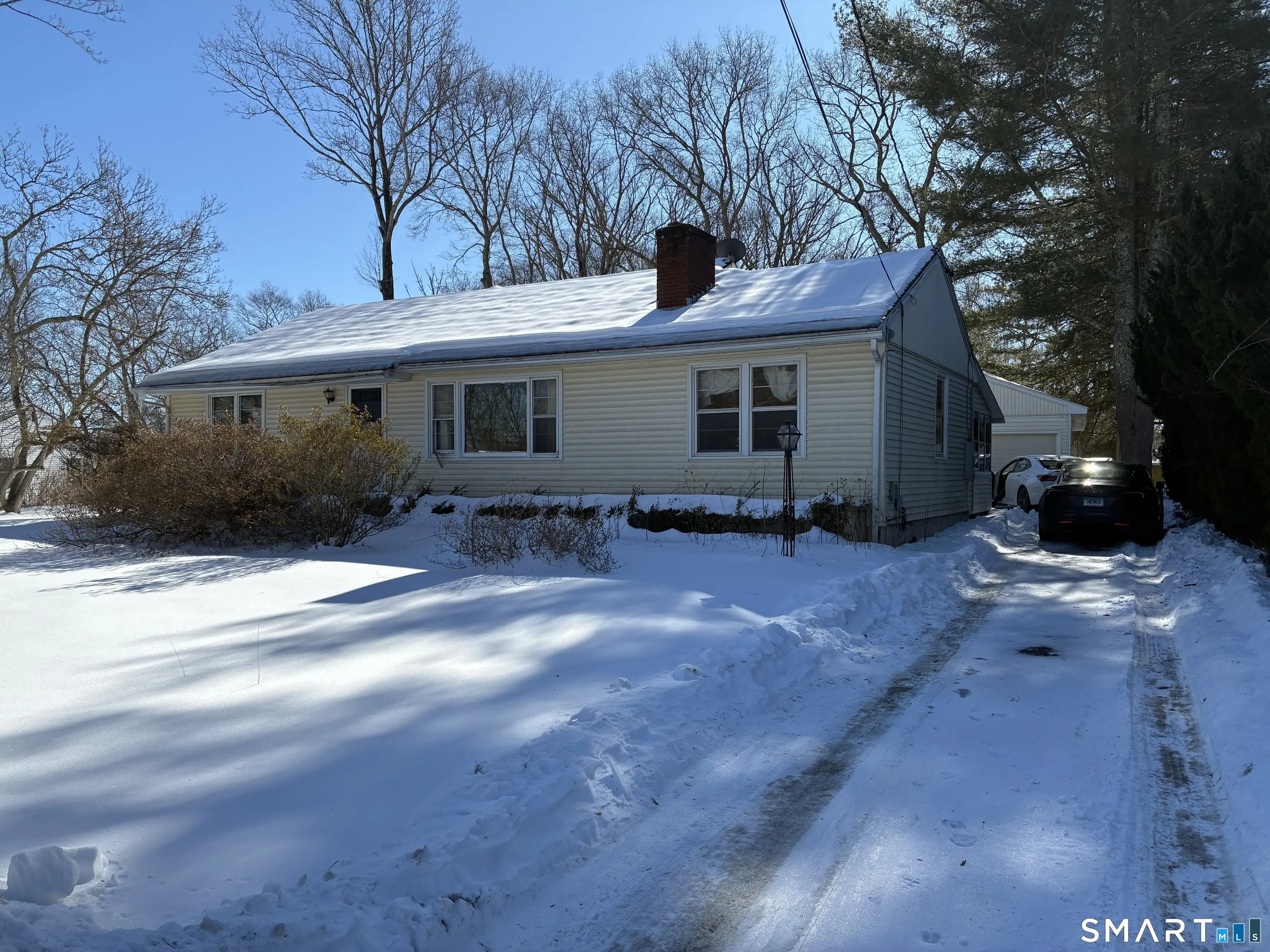 669 Colonel Ledyard Highway, Ledyard