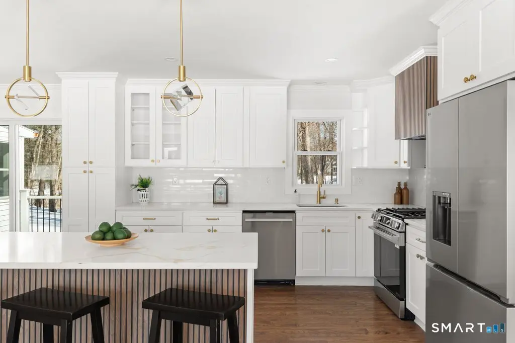 489 Derby Milford Road, Orange