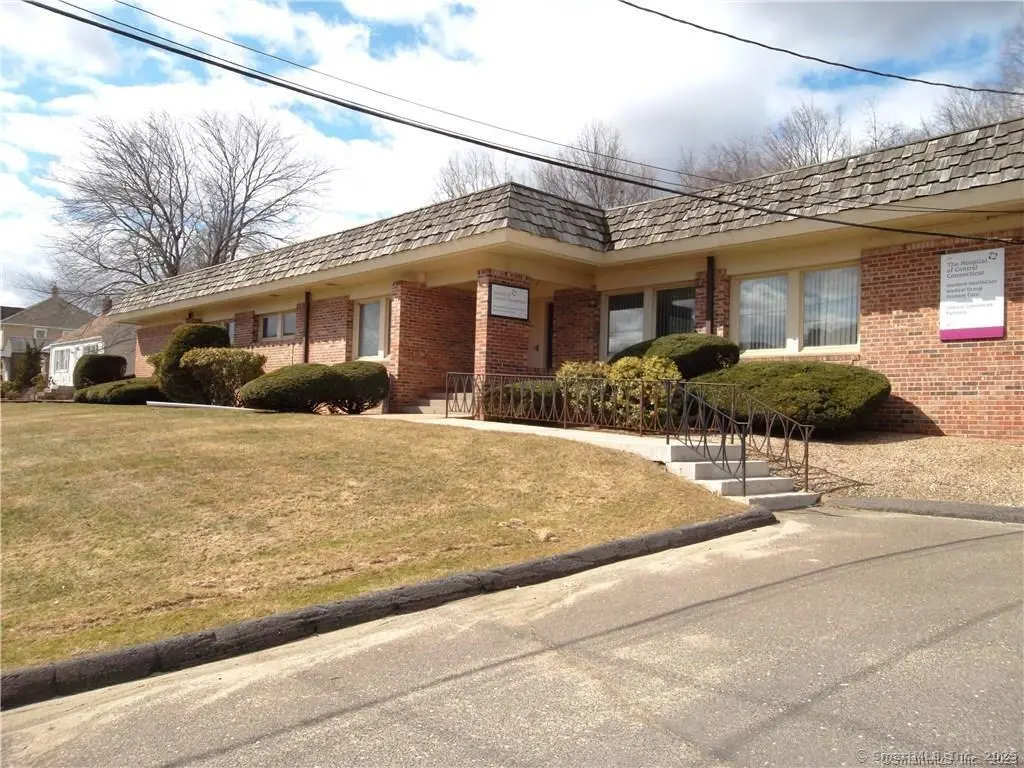 320 New Britain Road 2, Berlin
