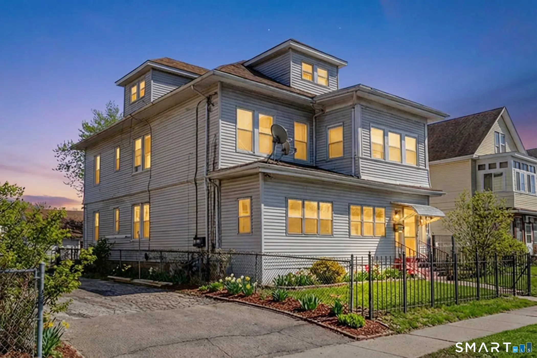 34 Adams Street, Hartford