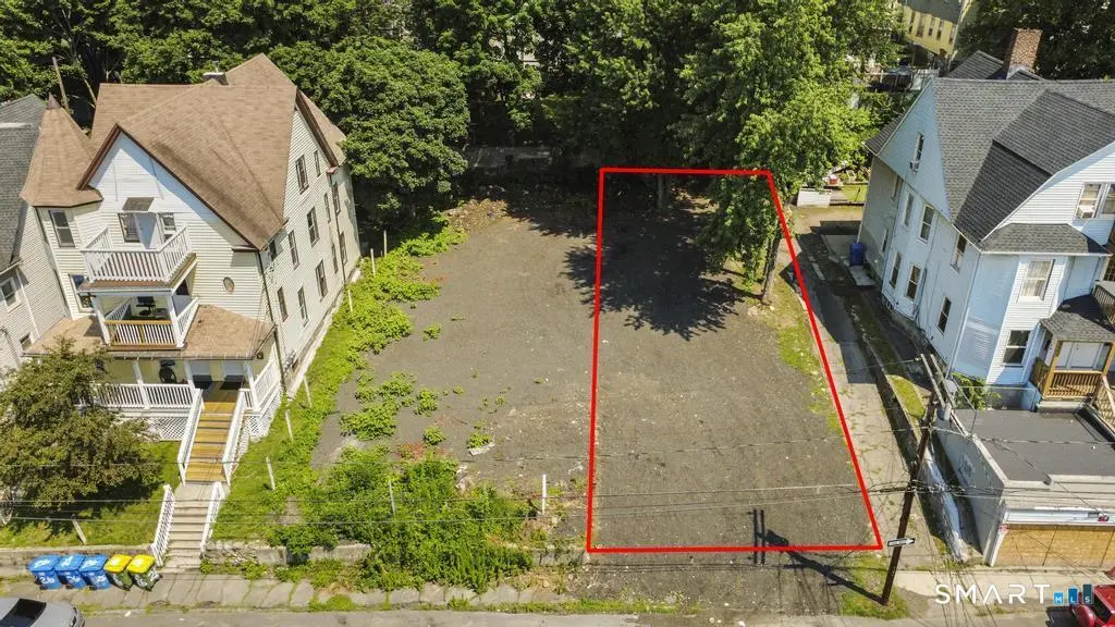 18 Ridgewood Street, Waterbury
