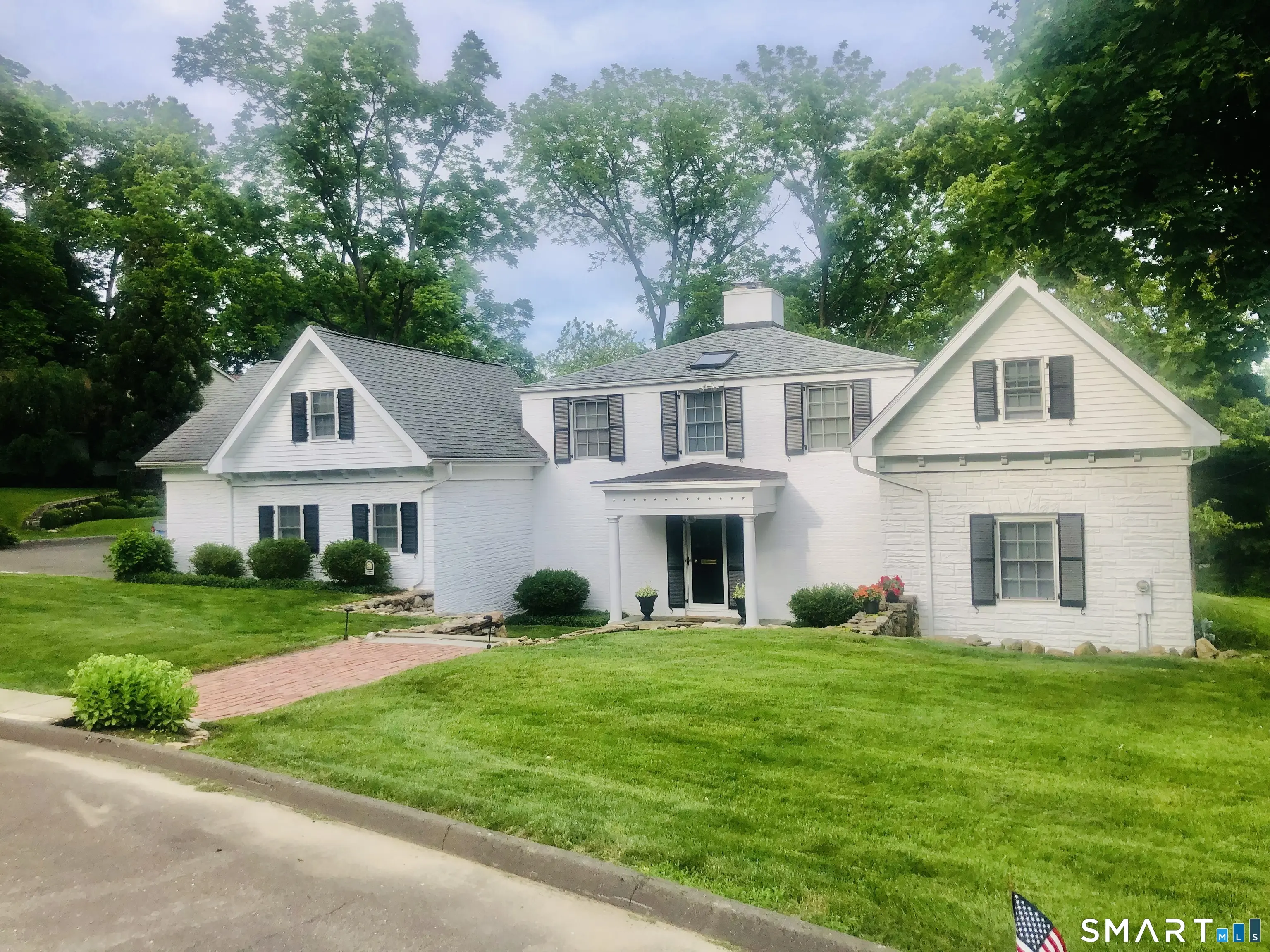 19 Emery Drive, Stamford