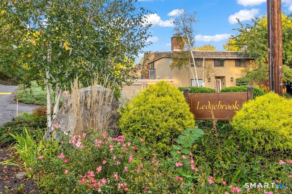 11 Ledgebrook Drive 11, Norwalk