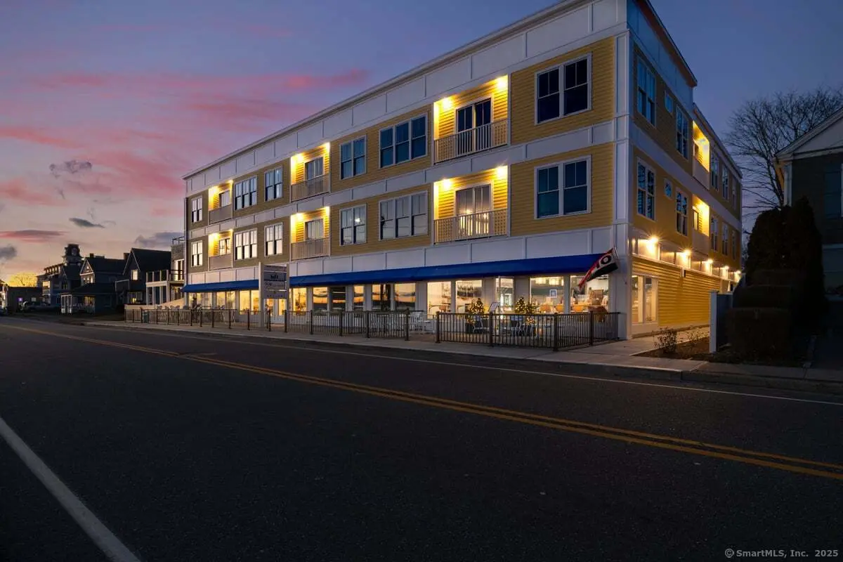 185 Main Street Apt 301, East Lyme