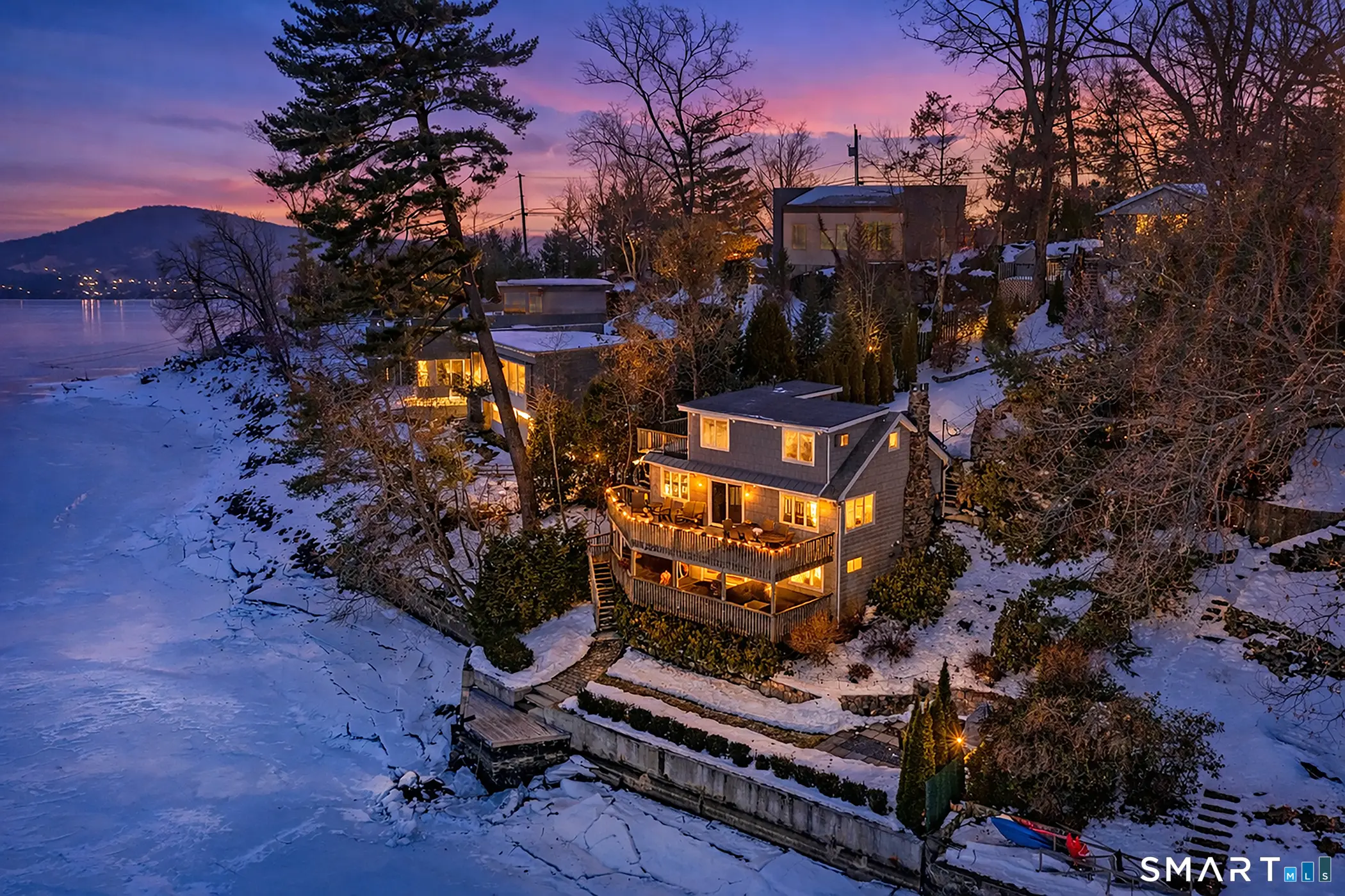 49 Lake Drive South, New Fairfield