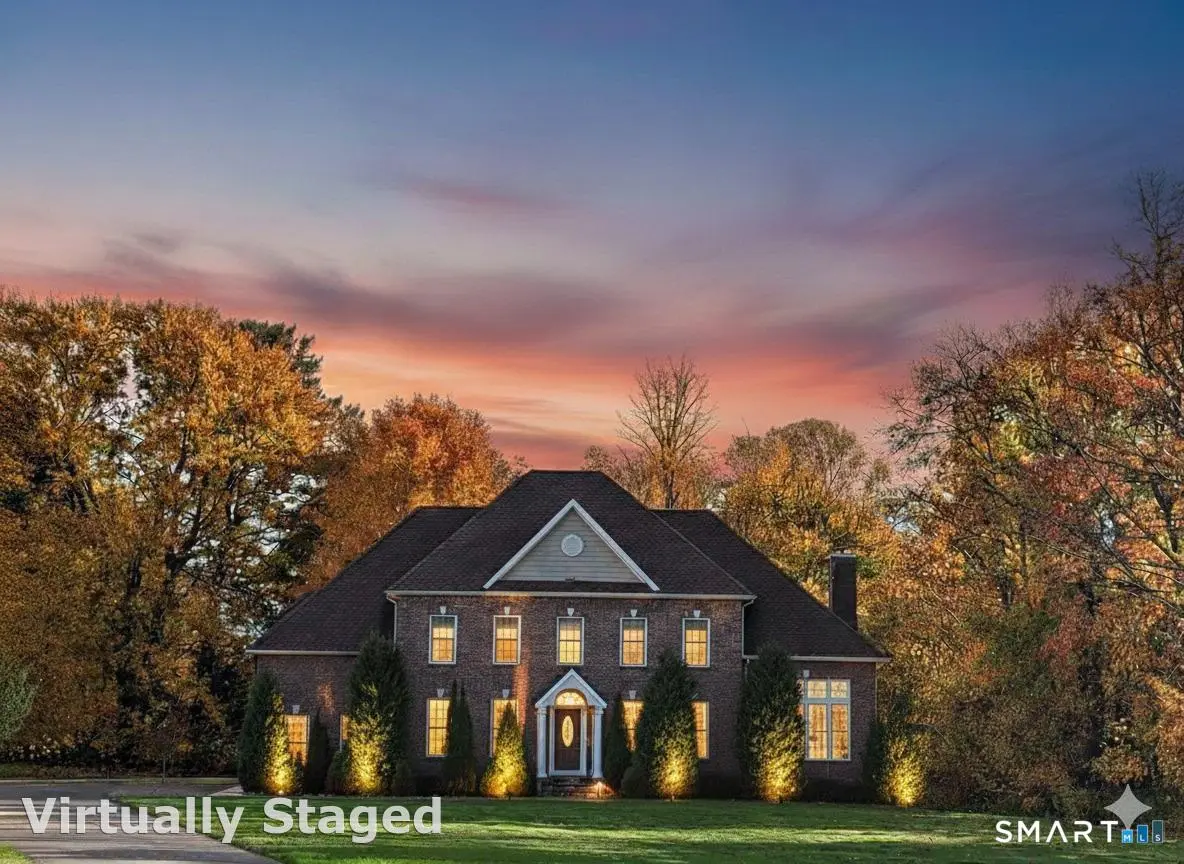 15 Squire Court, Trumbull