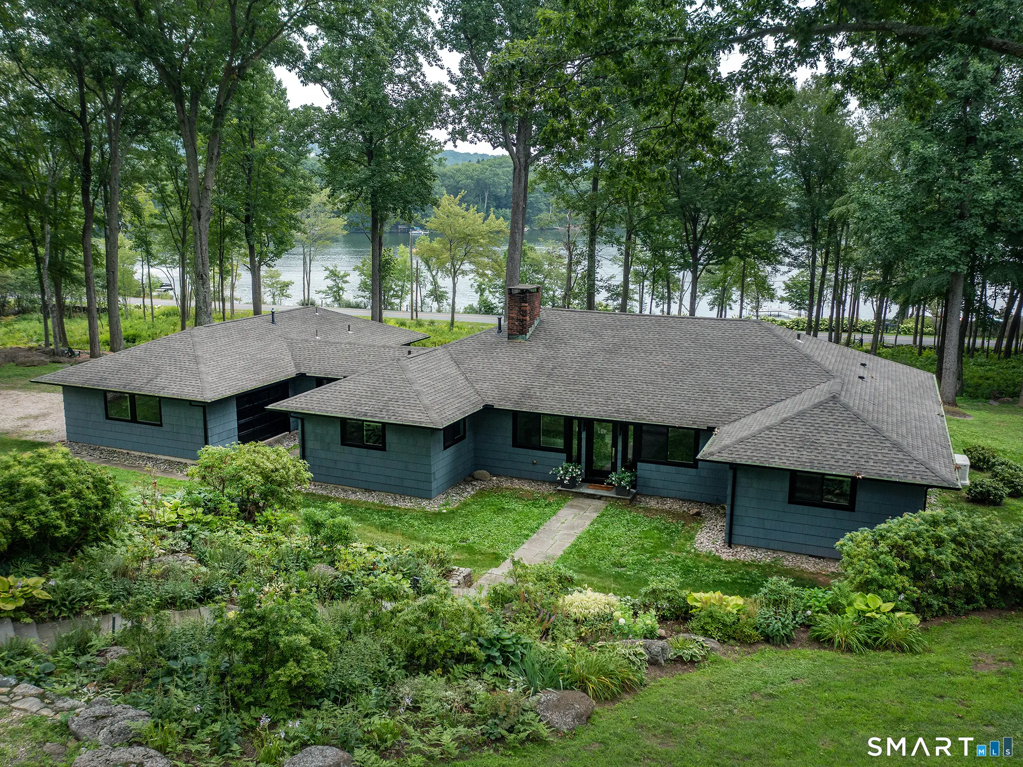 321 West Shore Road, Washington
