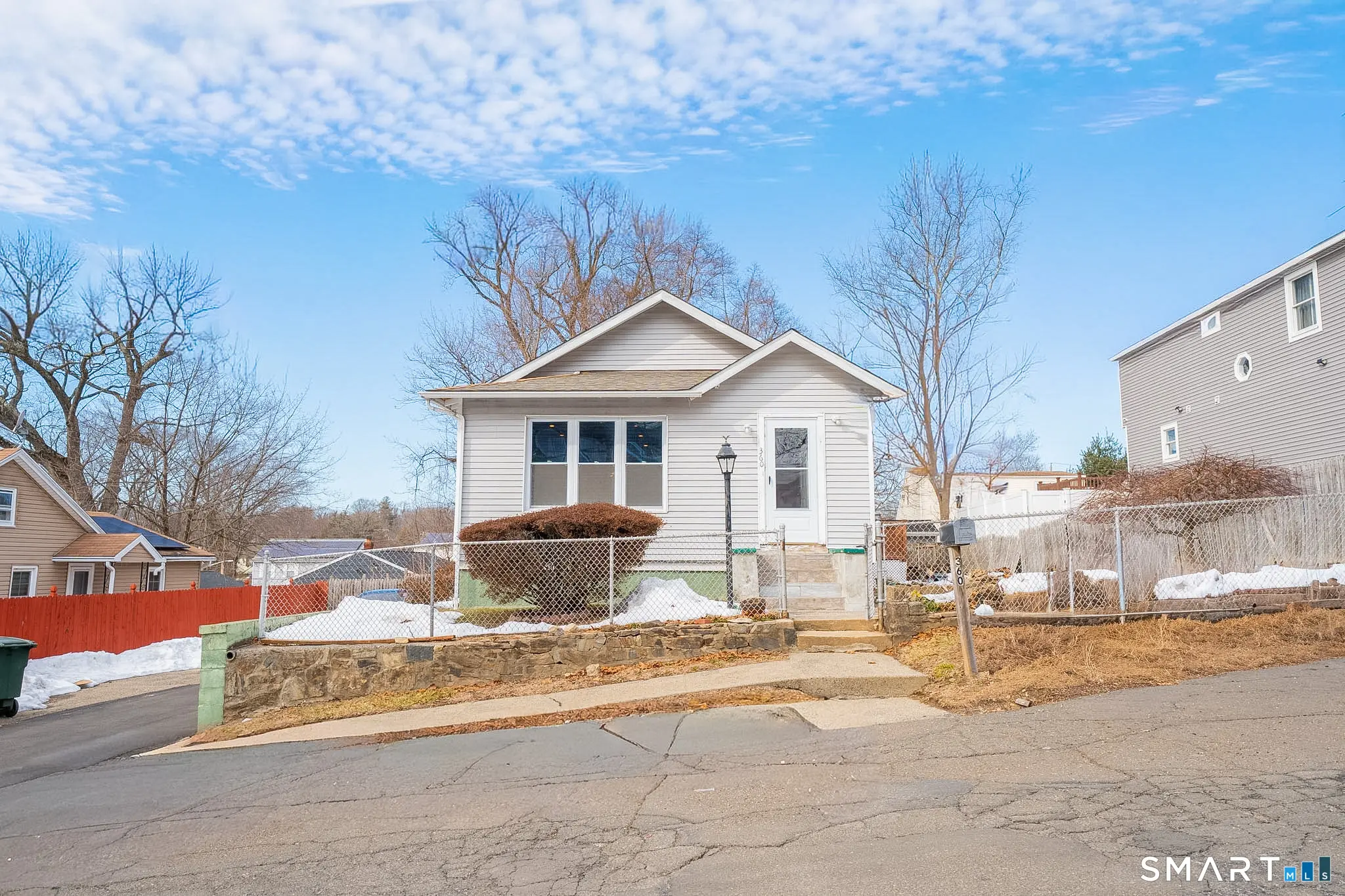 360 Saunders Avenue, Bridgeport