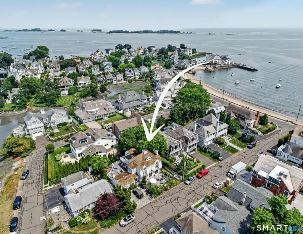 32 Nearwater Road, Norwalk