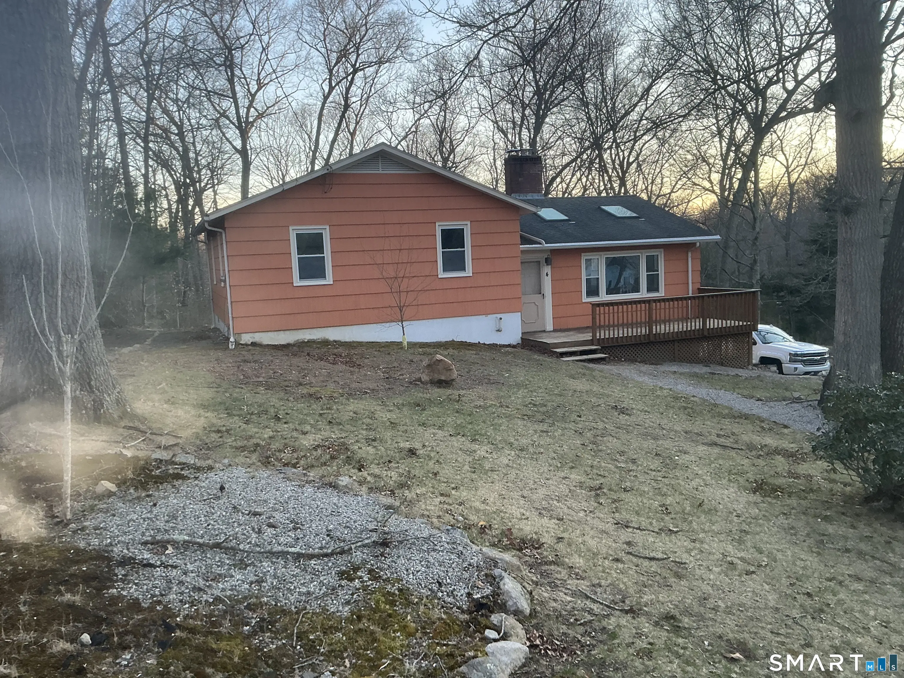 4 North Glenwoods Road, Ledyard