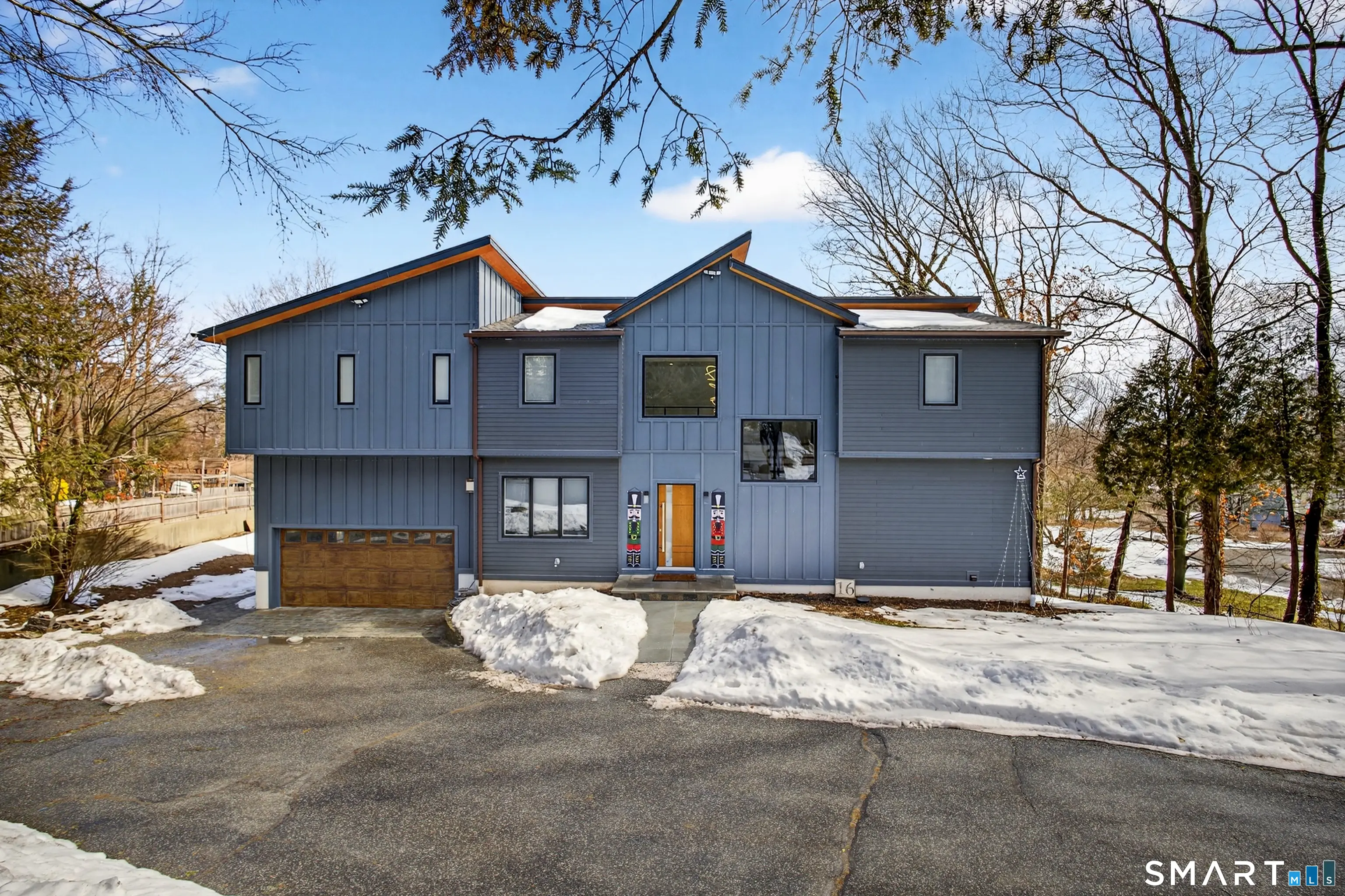 16 Cornwall Road, Norwalk