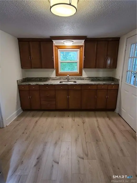 683 Worthington Ridge, Berlin