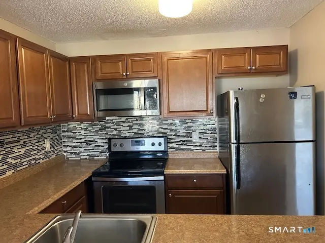 175 Mill Pond Road 214, Hamden