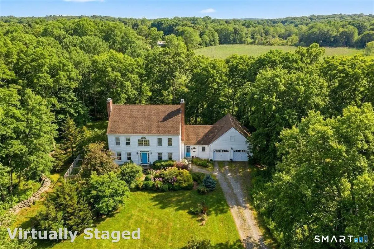 17 Colonial Drive, Killingworth