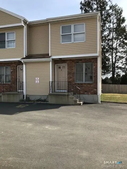 39 Stuart Avenue Apt 8, Norwalk