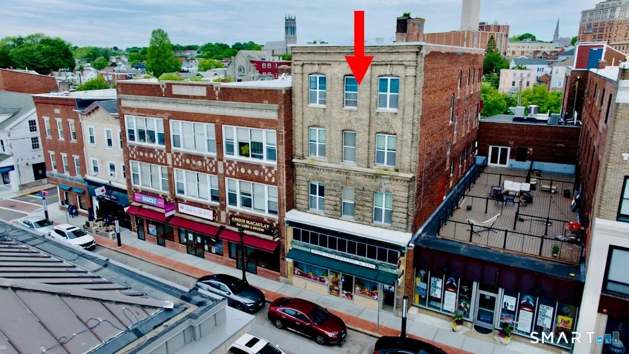 147 Bank Street, New London