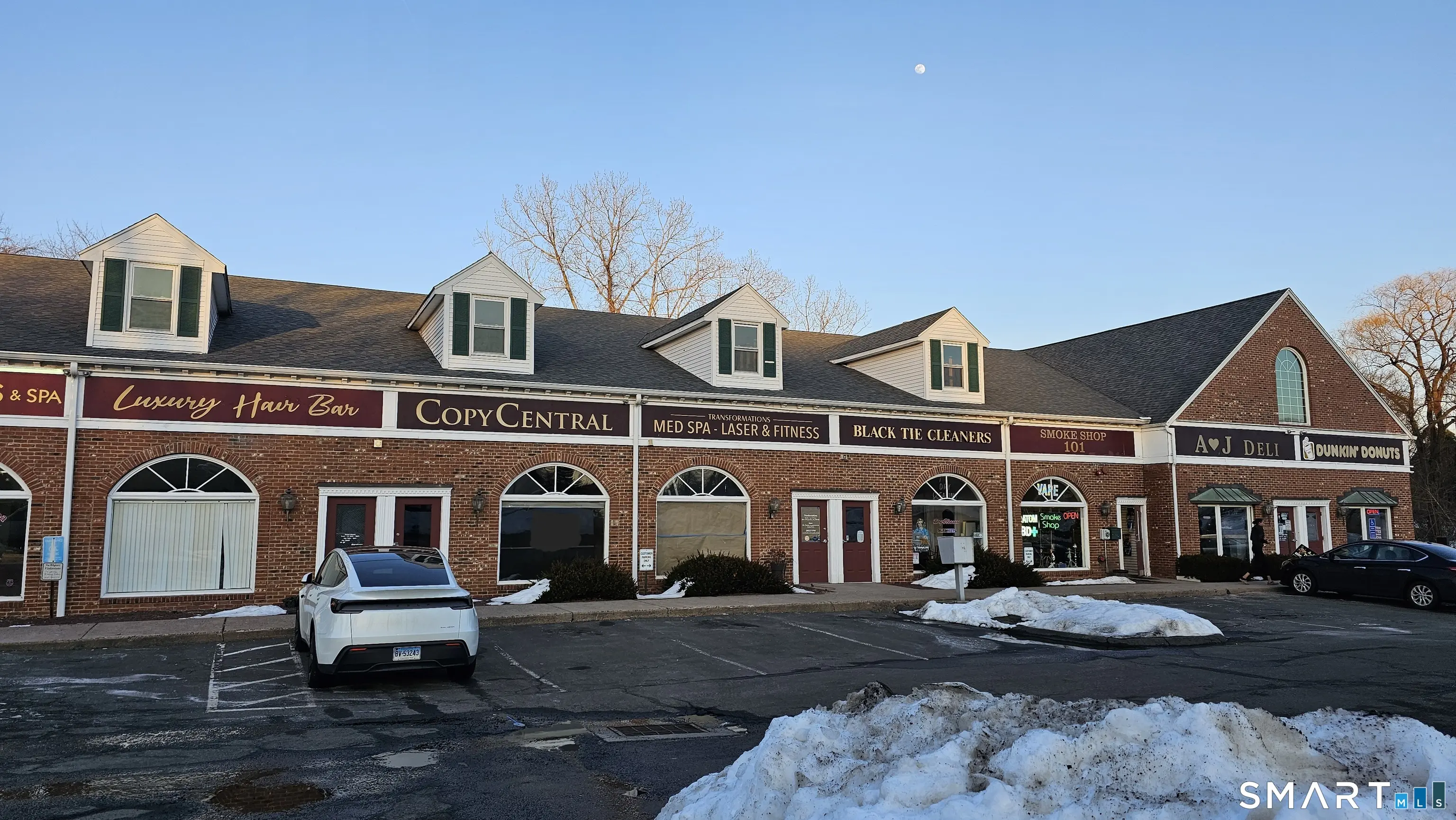 700 Poquonock Avenue, Windsor
