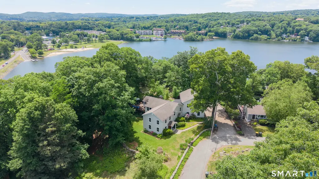 4 Hillside Road, Danbury
