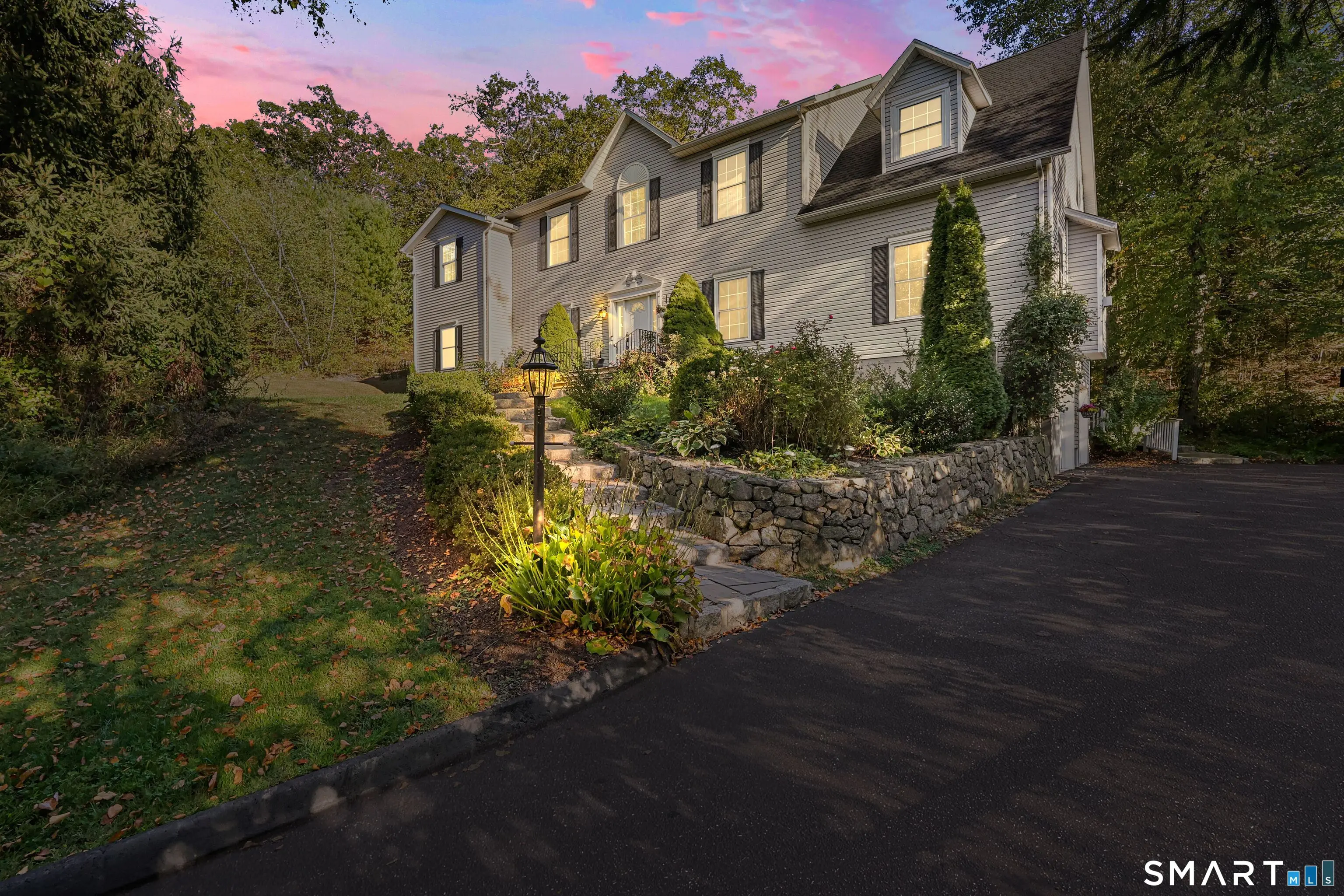 2 Abbey Lane, Newtown
