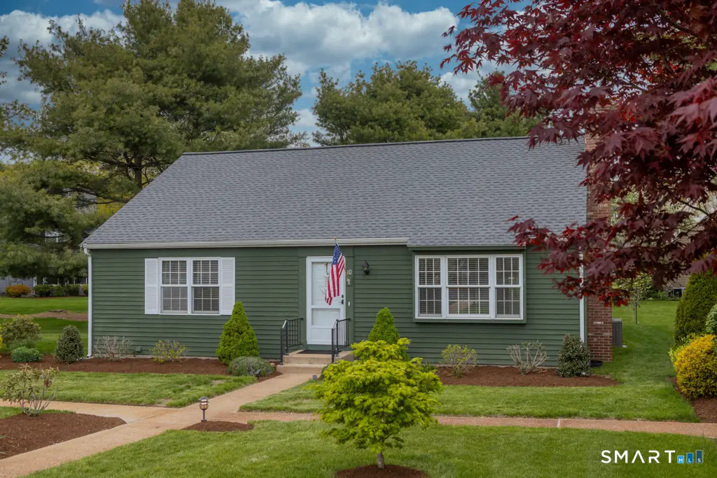 10 Runnymede Lane 10, Madison