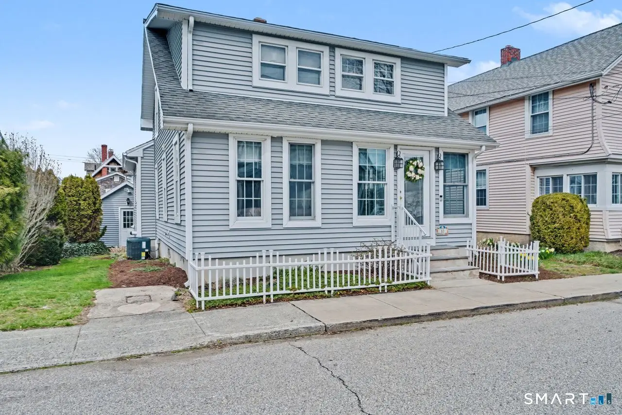 10 Spencer Avenue, East Lyme